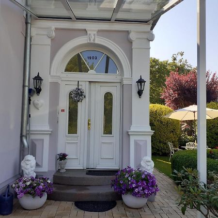 Villa Flora Friedrichstadt Exteriör bild